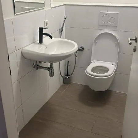 Modern 2-room For Up To 4 People